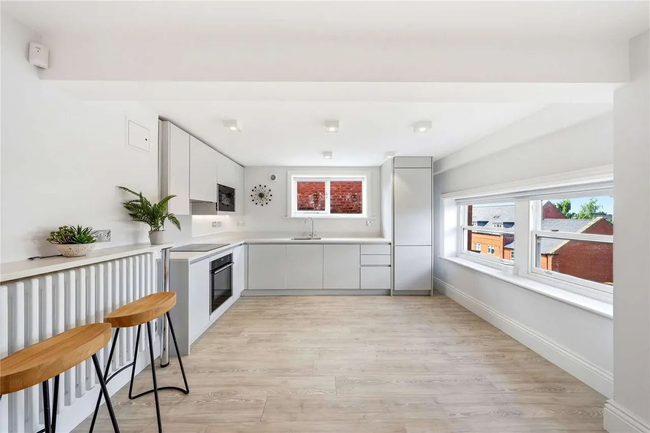 Lawrence Road, Altrincham, WA14 4RE, photo 3