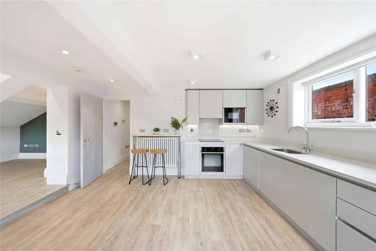 Lawrence Road, Altrincham, WA14 4RE, photo 4