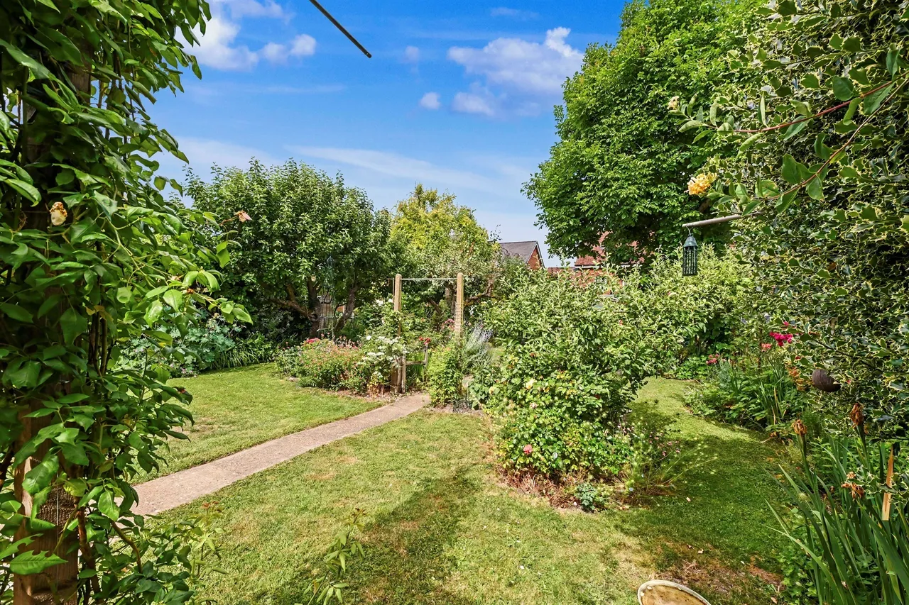 Church Road, Pitstone, LU7, photo 15