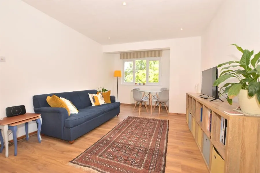 Lynwood Road, Redhill, RH1, photo 2