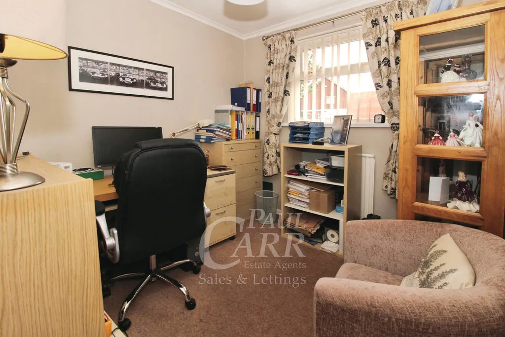 Hillside Crescent, Pelsall, WS3, photo 11