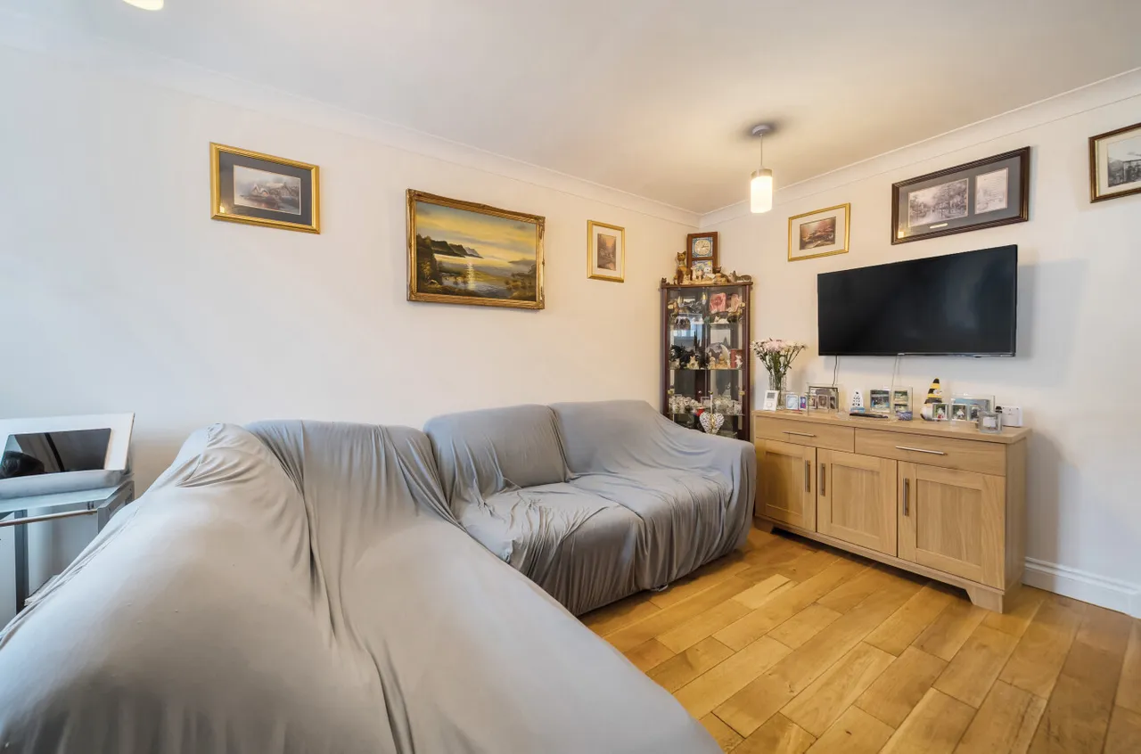 Oak Ridge, West End, Woking, Surrey, GU24 9PJ, photo 3
