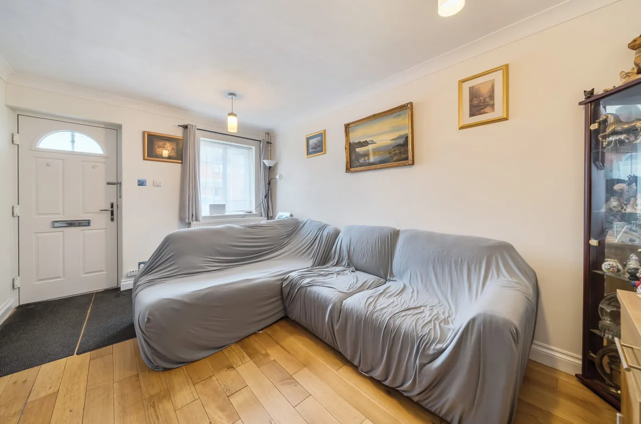 Oak Ridge, West End, Woking, Surrey, GU24 9PJ, photo 2