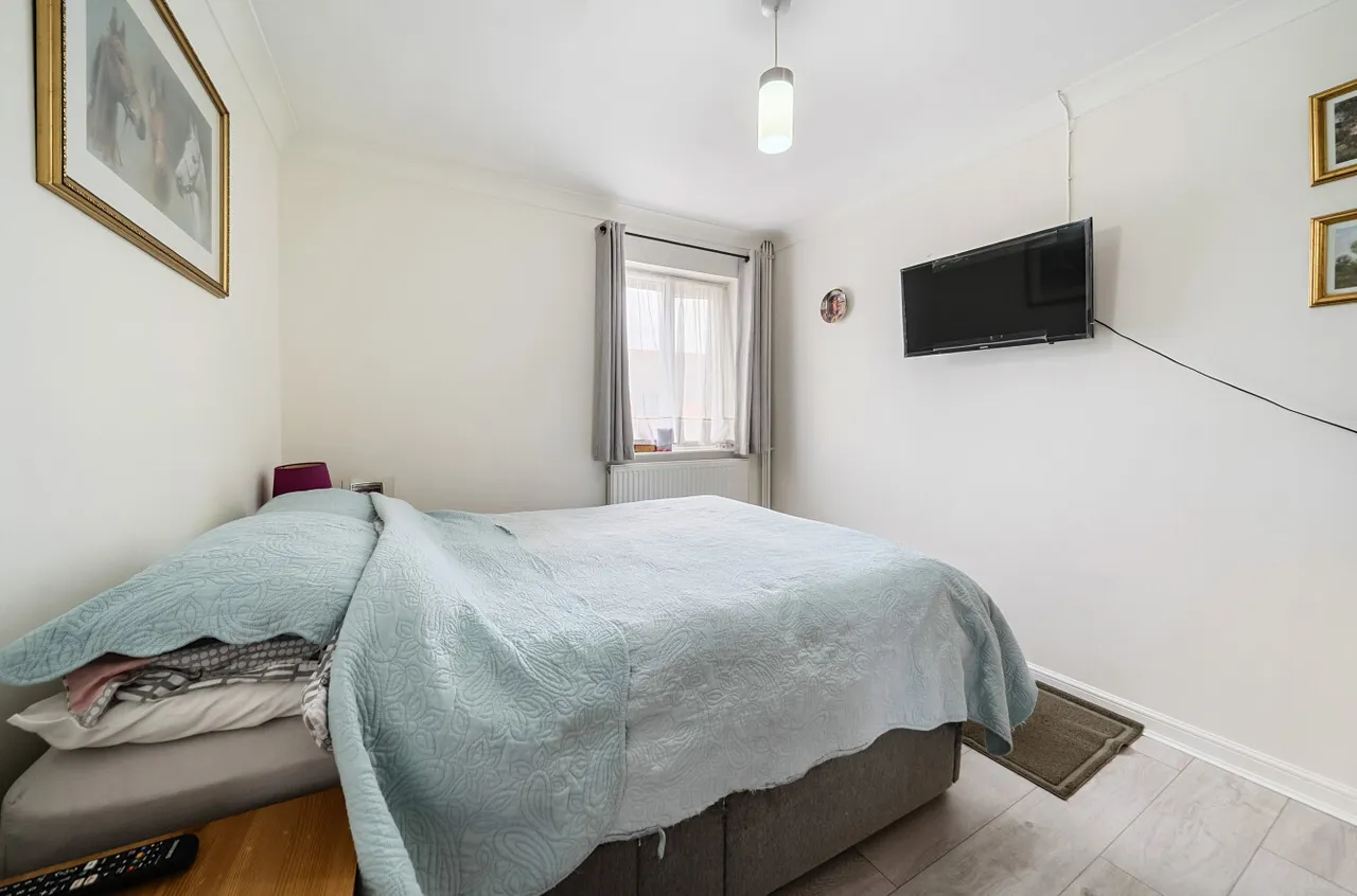 Oak Ridge, West End, Woking, Surrey, GU24 9PJ, photo 5