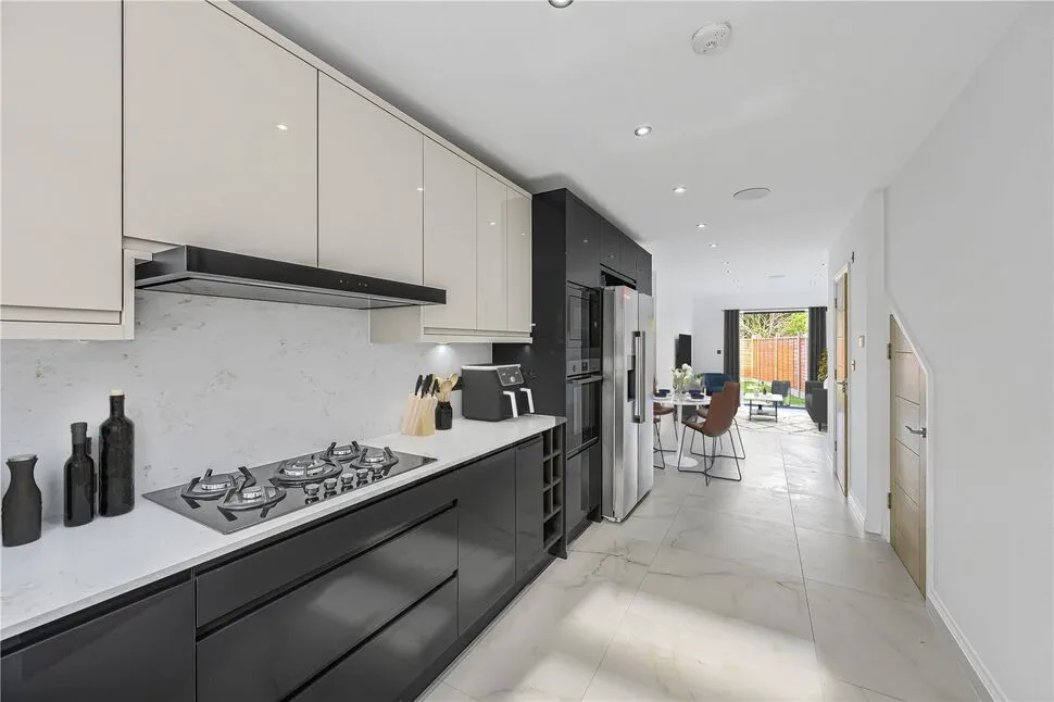 Goresbrook Road, Dagenham, RM9, photo 12