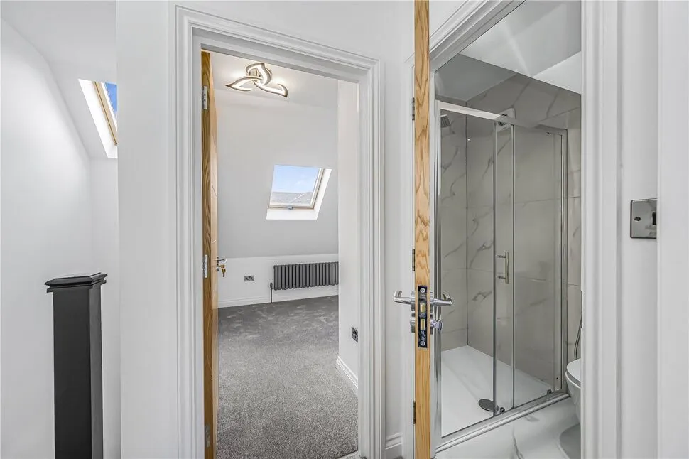 Goresbrook Road, Dagenham, RM9, photo 15