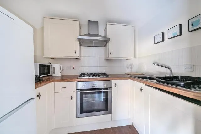 High Street, Waddesdon, HP18, photo 2