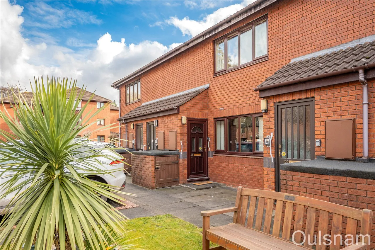 2 bed flat for sale — Housman Park, Bromsgrove, Worcestershire, B60 1AZ