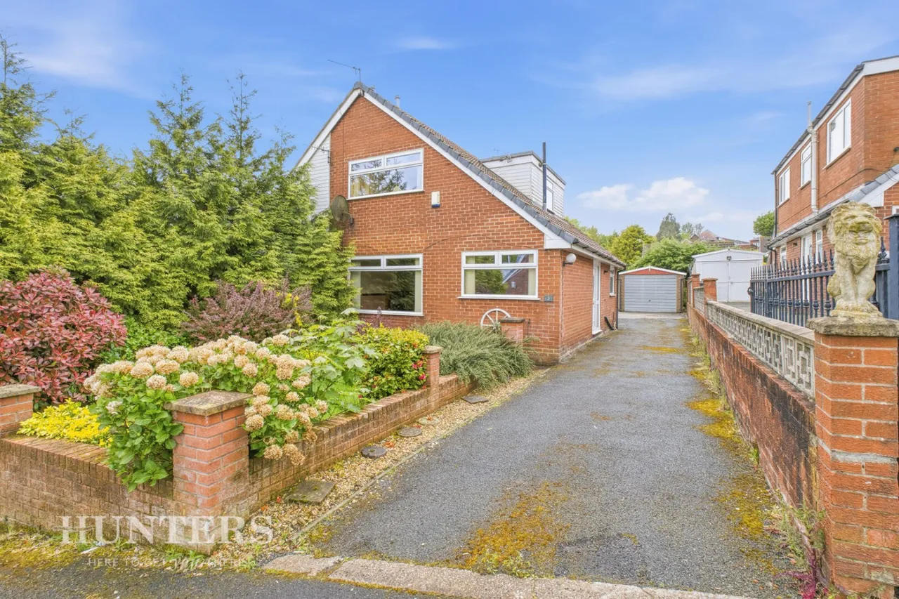 3 bed house for sale — Deepdale, Oldham