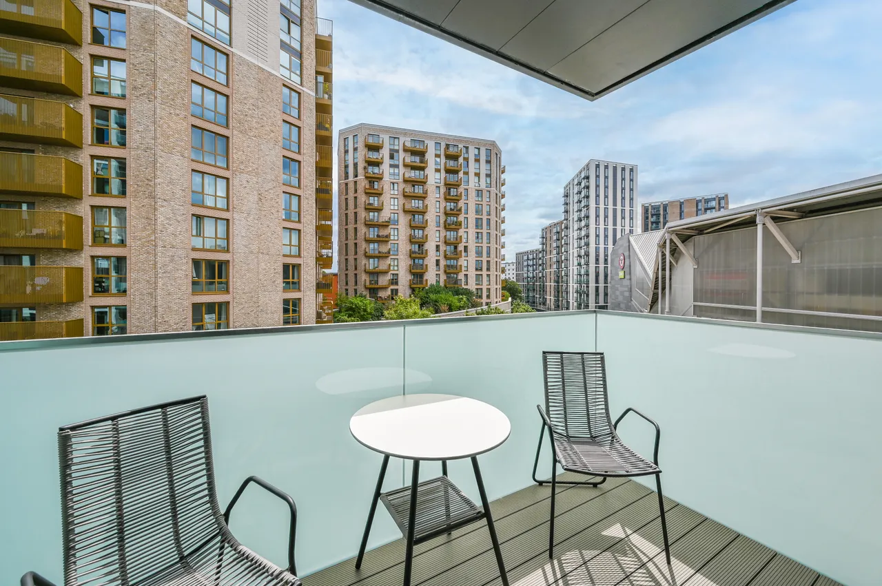 Showflat 3 (2 Bed), Momento Kew Bridge, Brentford, photo 6