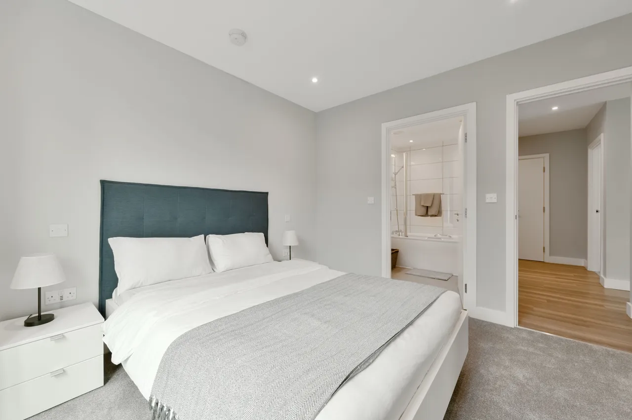 Showflat 3 (2 Bed), Momento Kew Bridge, Brentford, photo 10