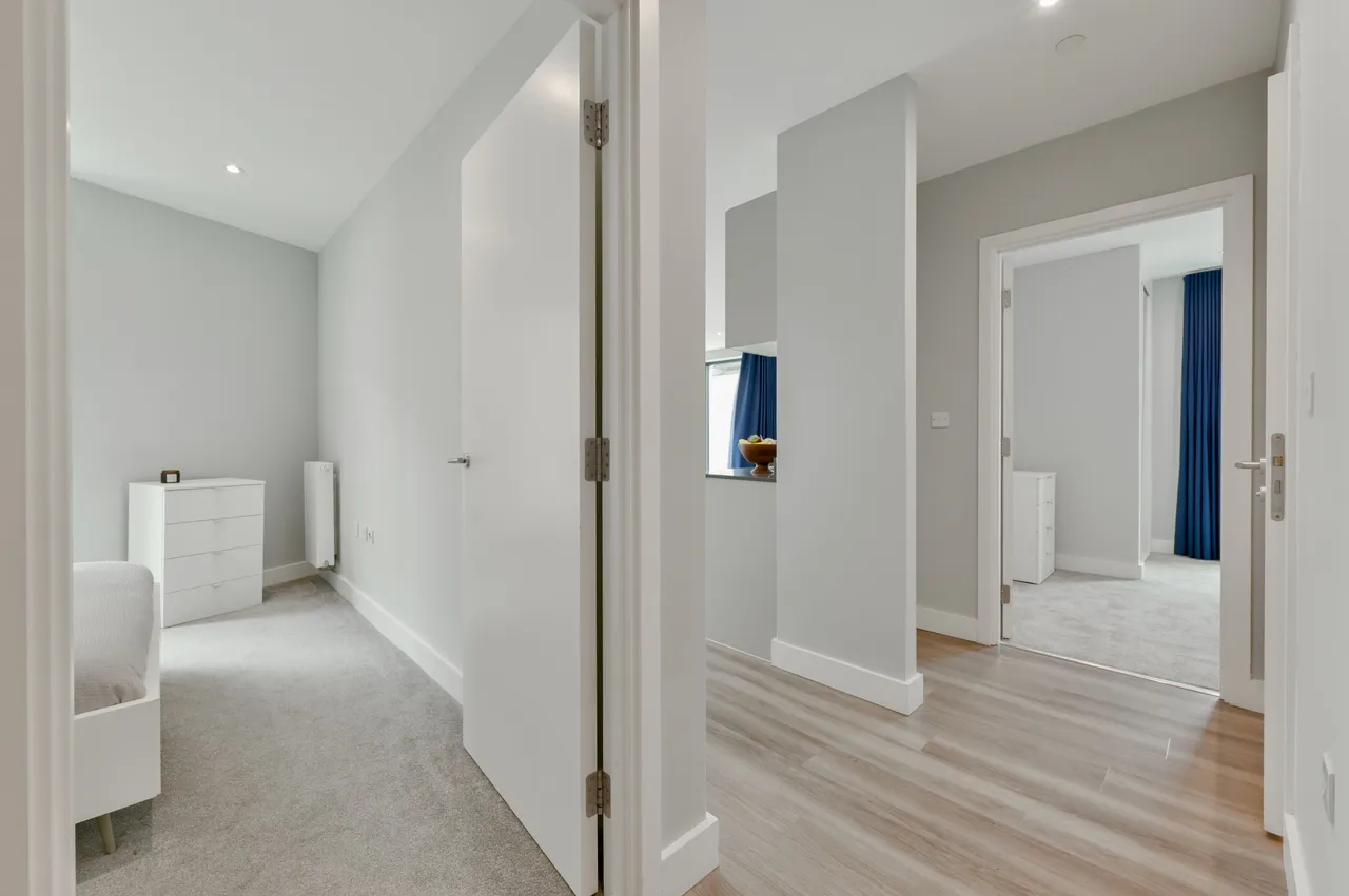 Showflat 3 (2 Bed), Momento Kew Bridge, Brentford, photo 9