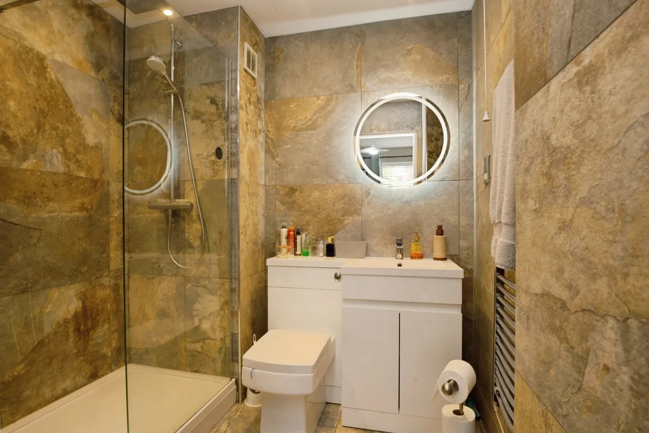 Henke Court, CARDIFF, South Glamorgan, CF10, photo 8