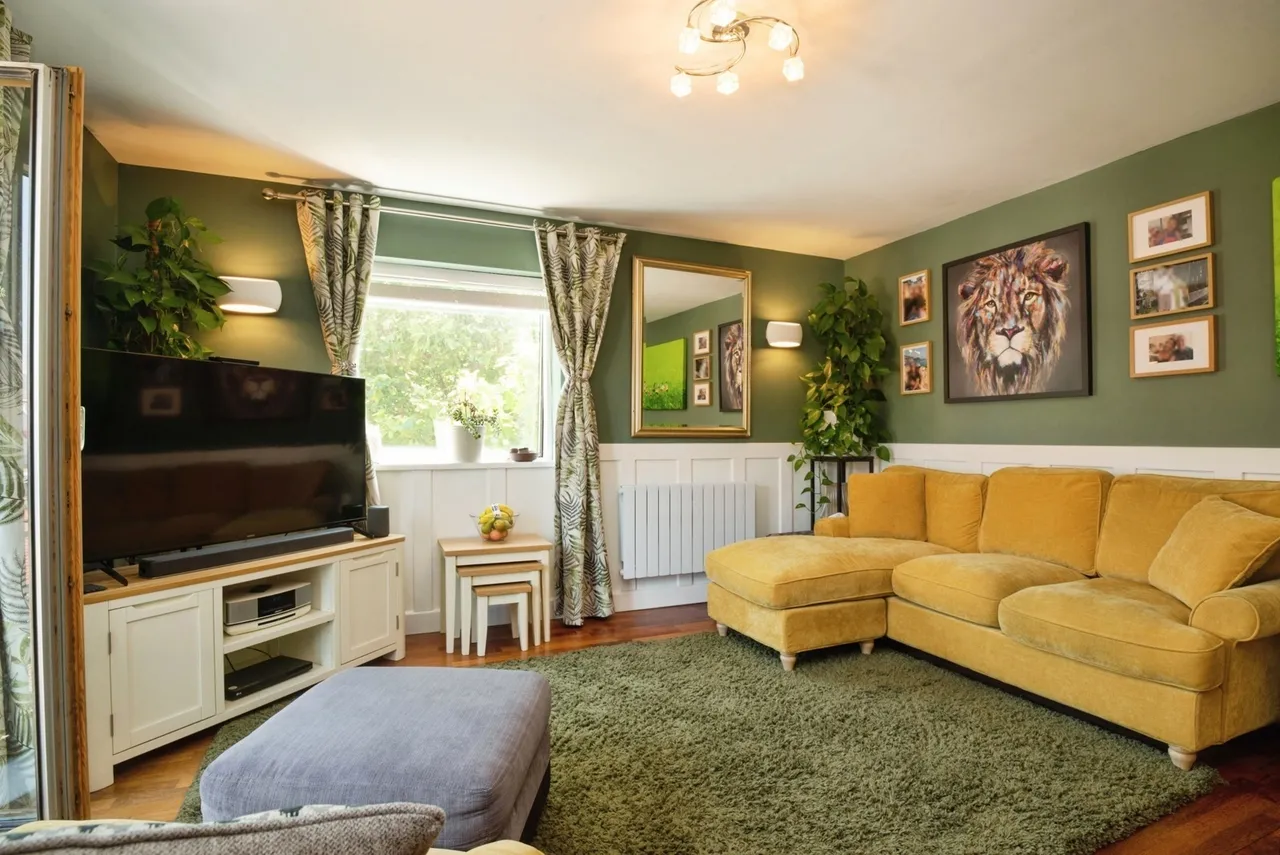 Henke Court, CARDIFF, South Glamorgan, CF10, photo 5