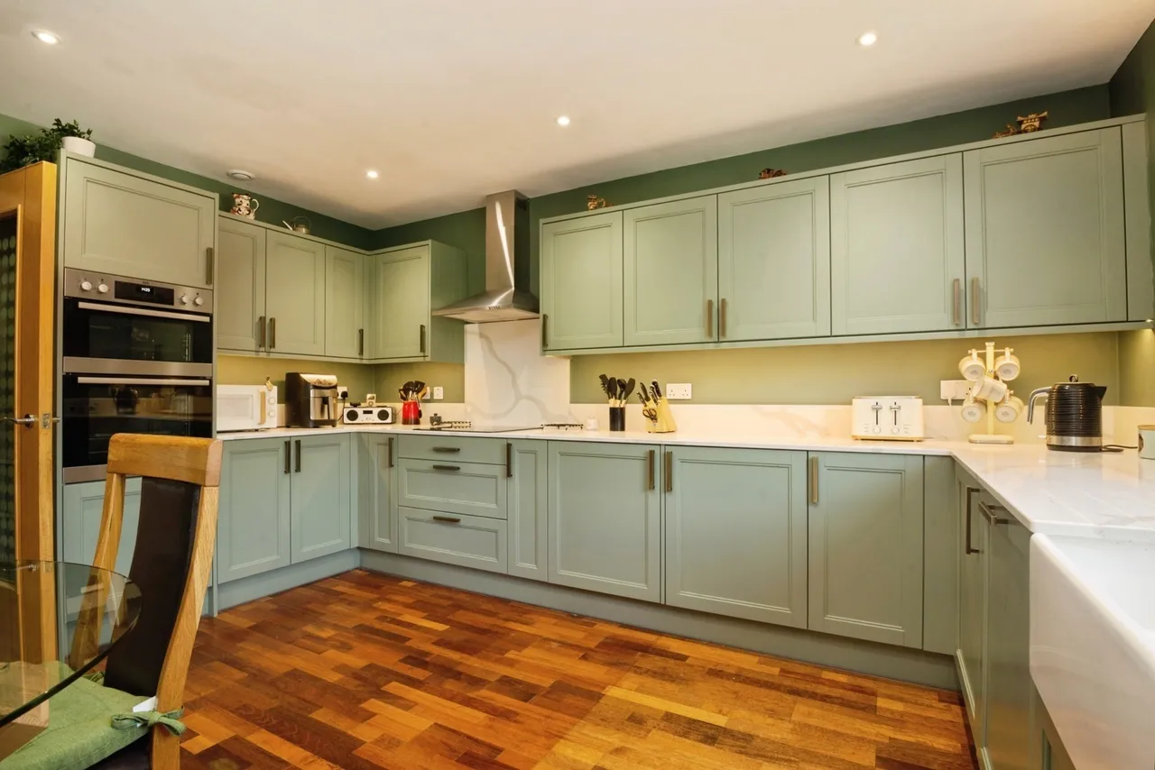 Henke Court, CARDIFF, South Glamorgan, CF10, photo 2