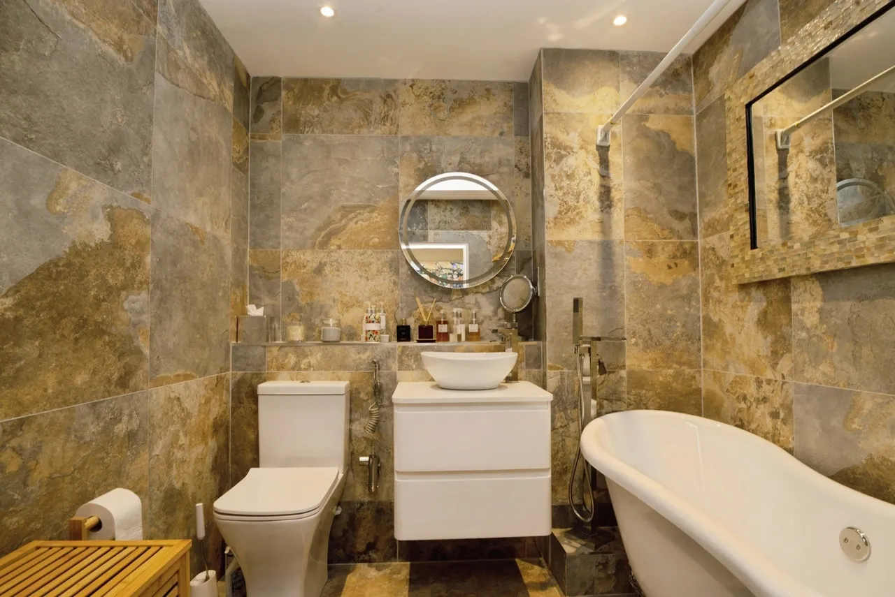 Henke Court, CARDIFF, South Glamorgan, CF10, photo 11