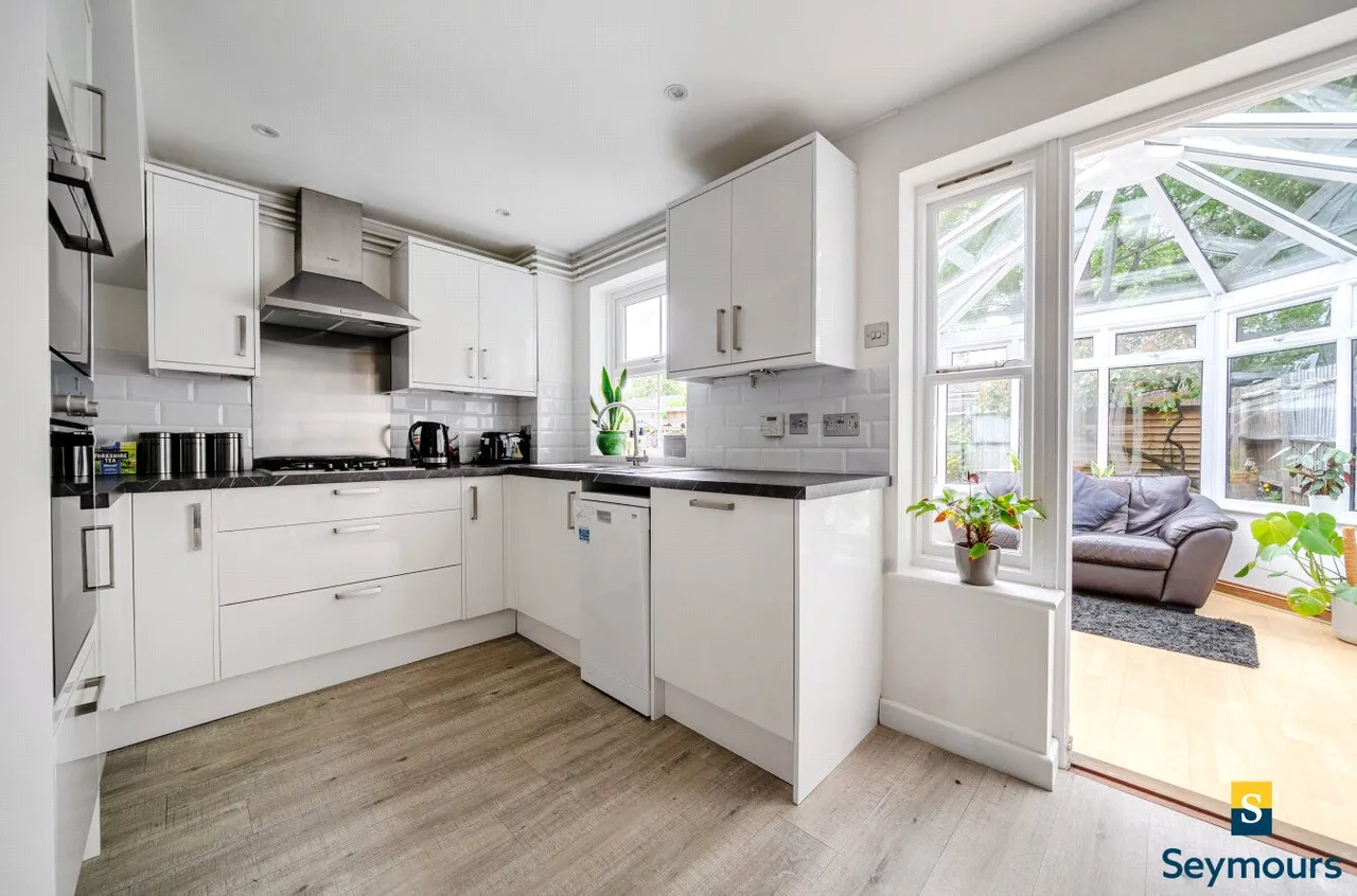 Cater Gardens, Guildford, GU3, photo 3