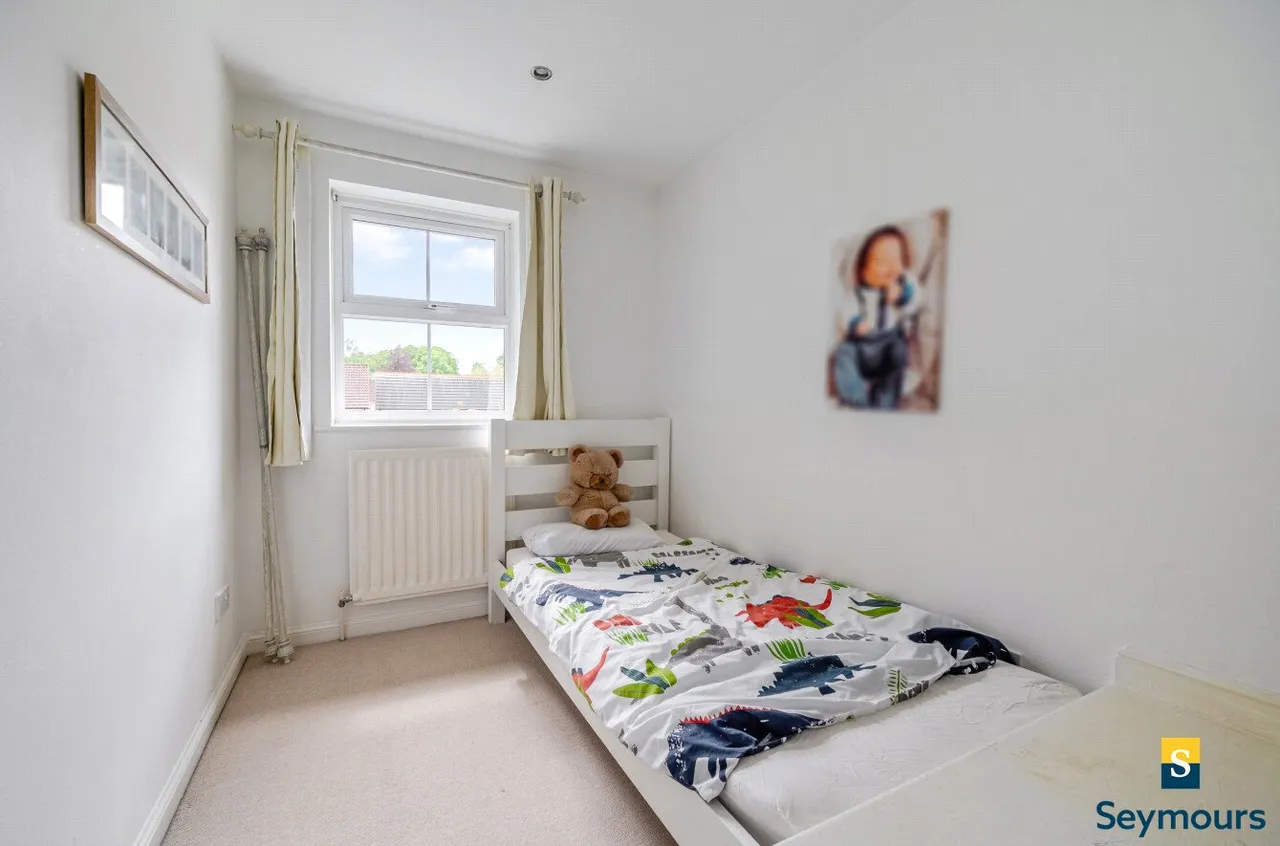 Cater Gardens, Guildford, GU3, photo 11