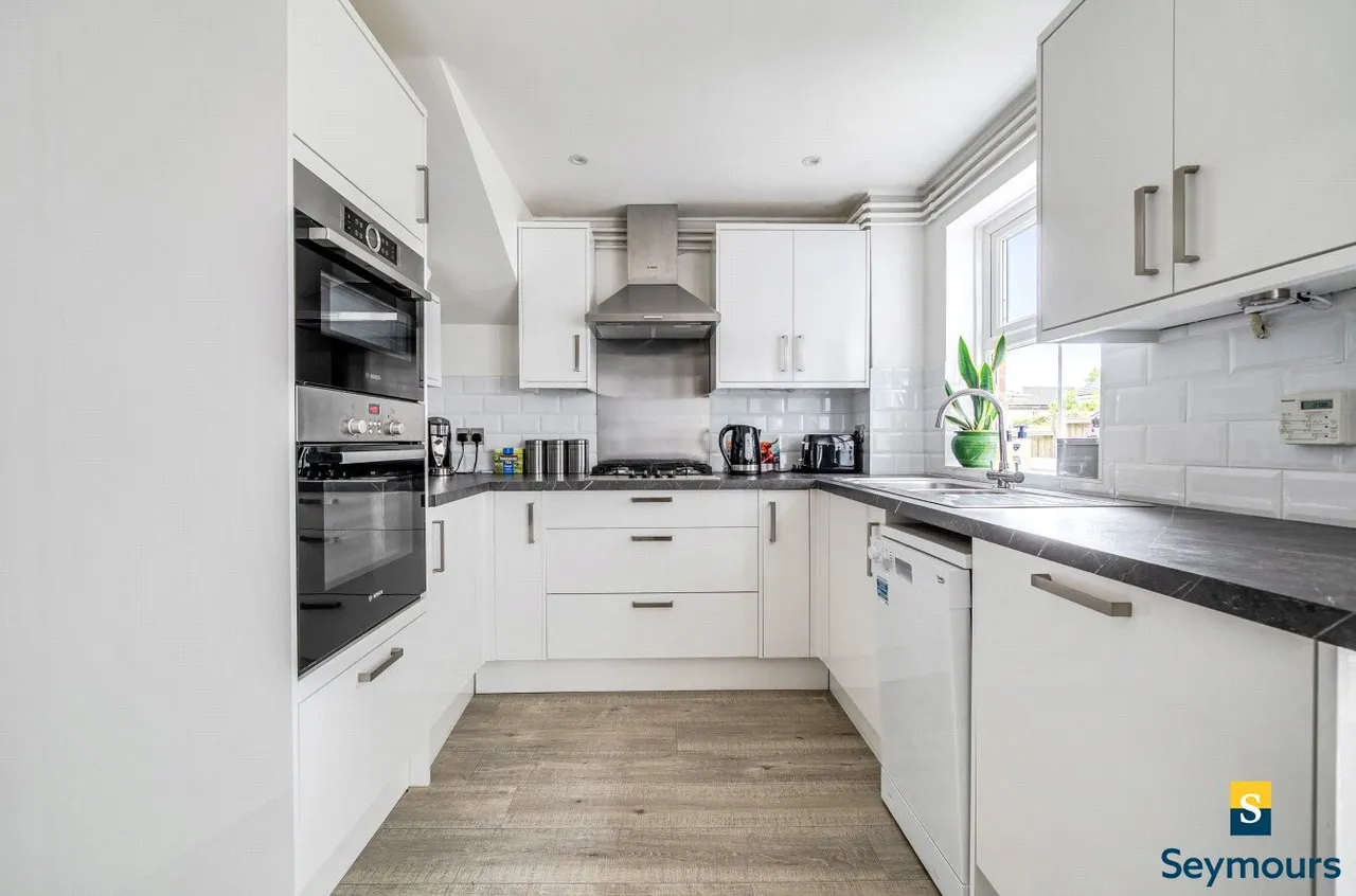 Cater Gardens, Guildford, GU3, photo 4
