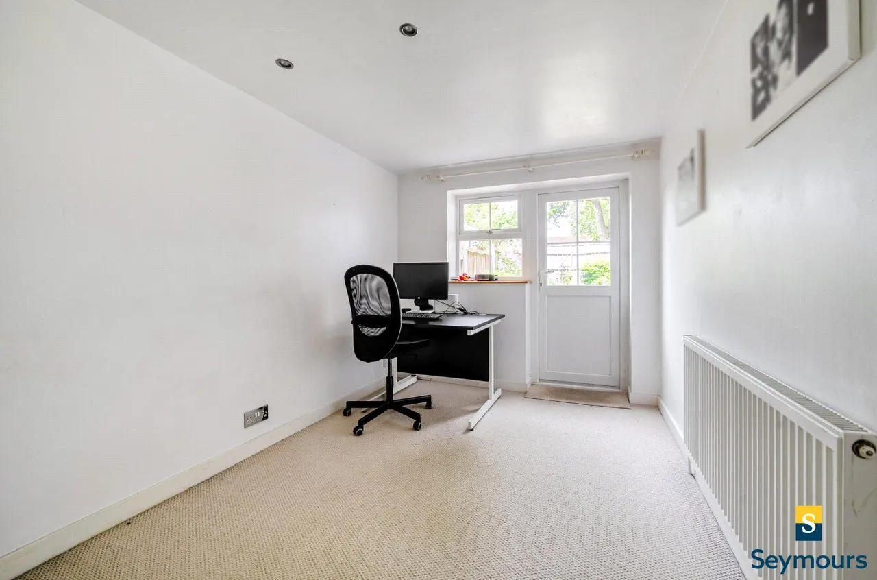 Cater Gardens, Guildford, GU3, photo 15