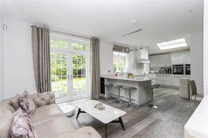 Brookfield Crescent, Cheadle, photo 2