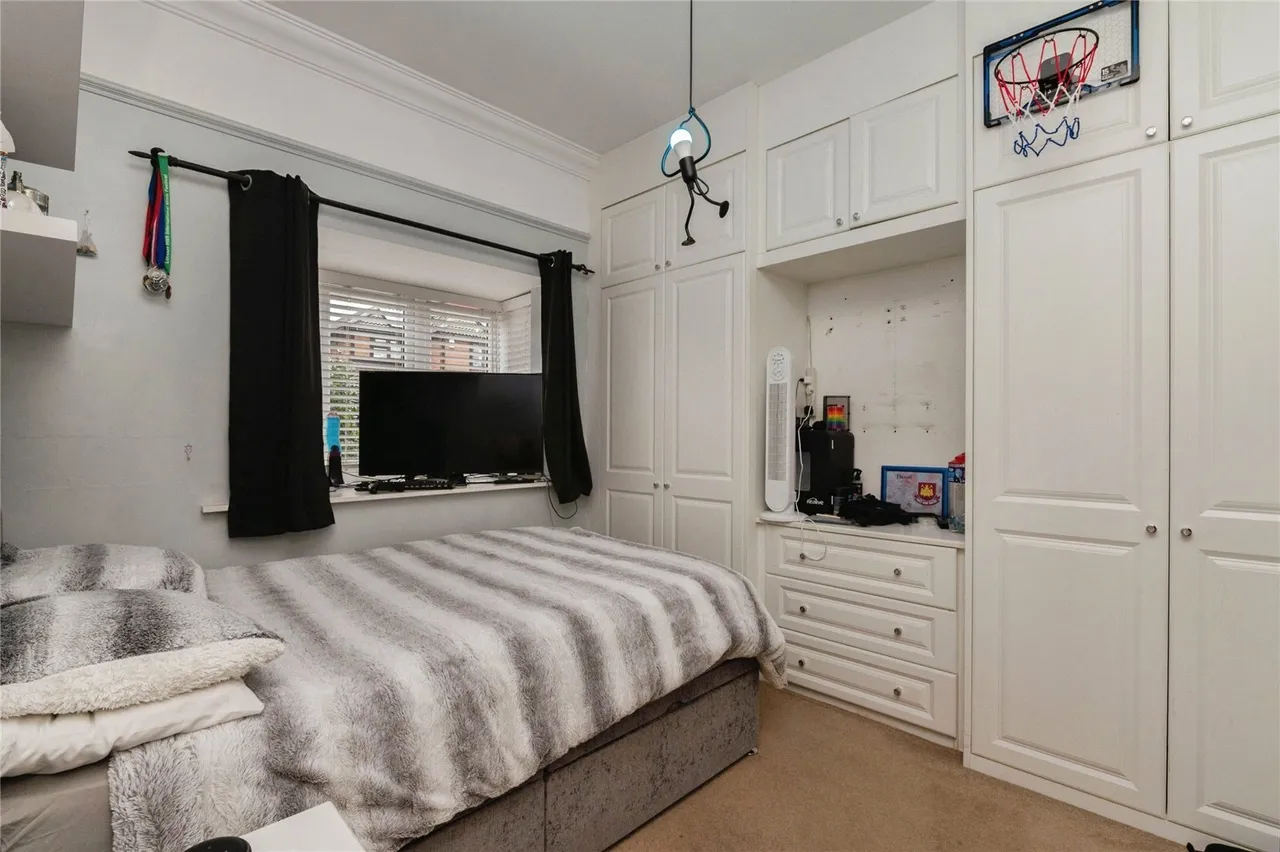 Beverley Avenue, CANVEY ISLAND, Essex, SS8, photo 12