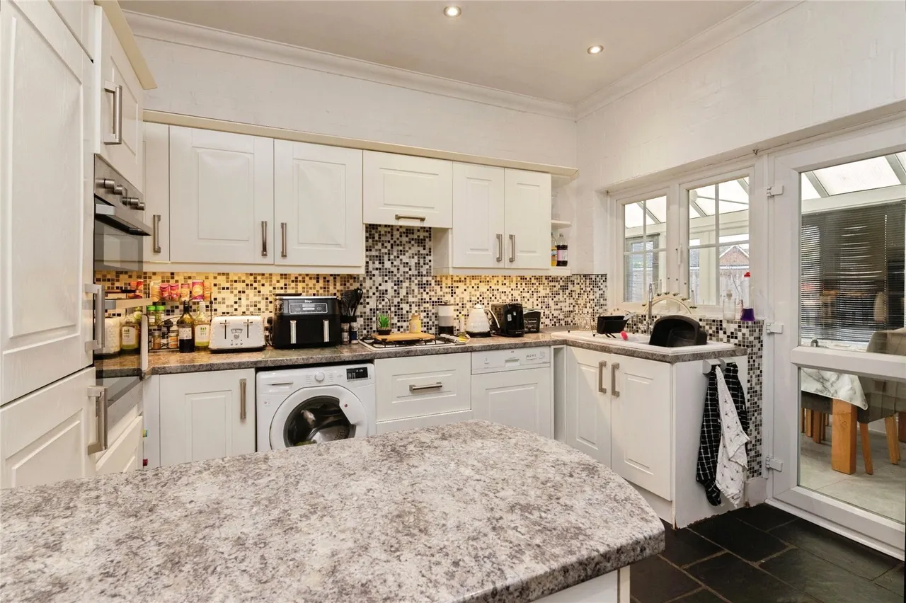 Beverley Avenue, CANVEY ISLAND, Essex, SS8, photo 7