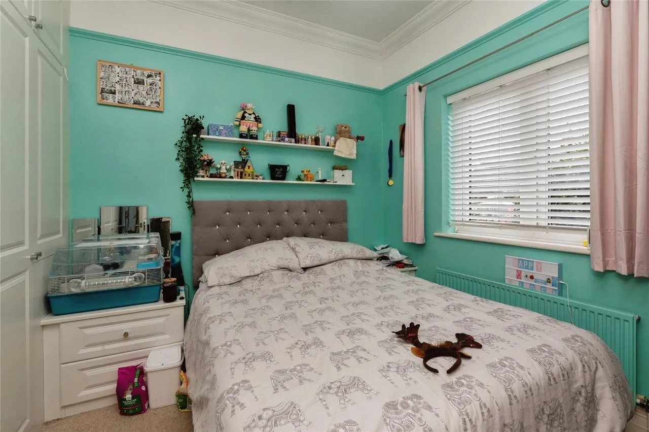 Beverley Avenue, CANVEY ISLAND, Essex, SS8, photo 13