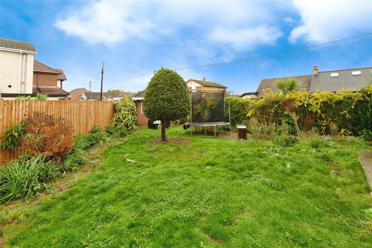 Beverley Avenue, CANVEY ISLAND, Essex, SS8, photo 3