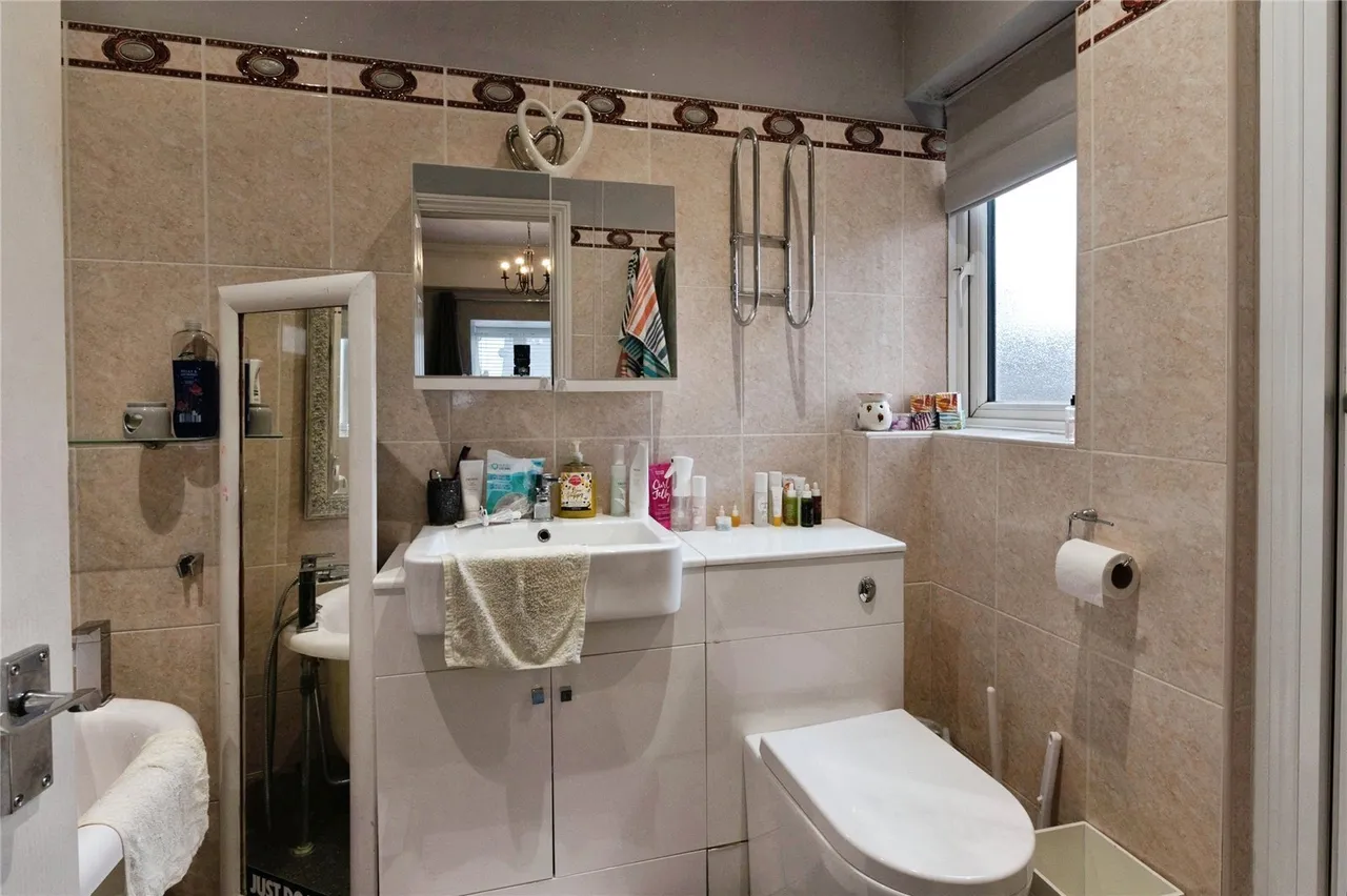 Beverley Avenue, CANVEY ISLAND, Essex, SS8, photo 19