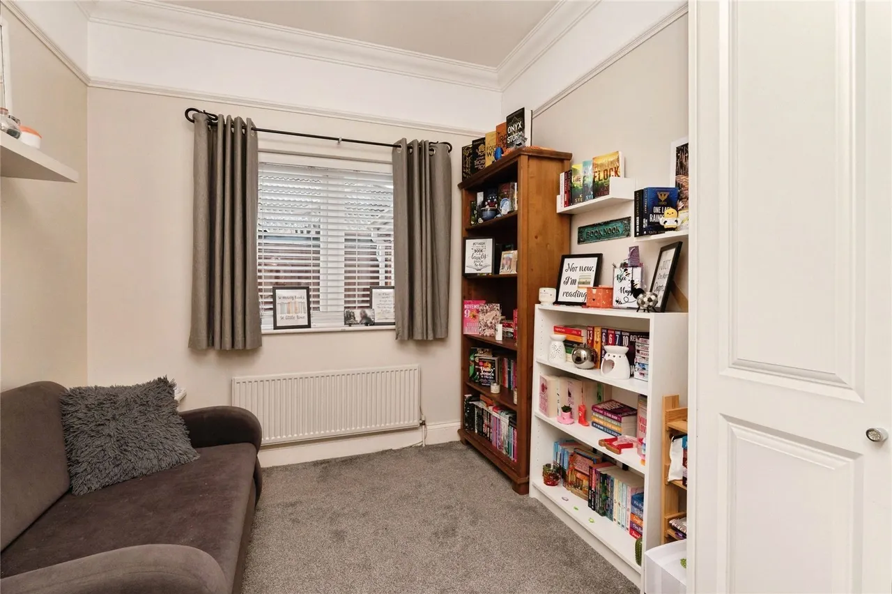 Beverley Avenue, CANVEY ISLAND, Essex, SS8, photo 21