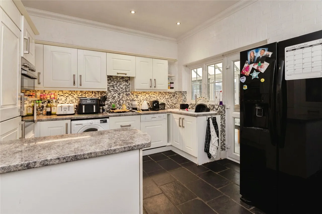 Beverley Avenue, CANVEY ISLAND, Essex, SS8, photo 22