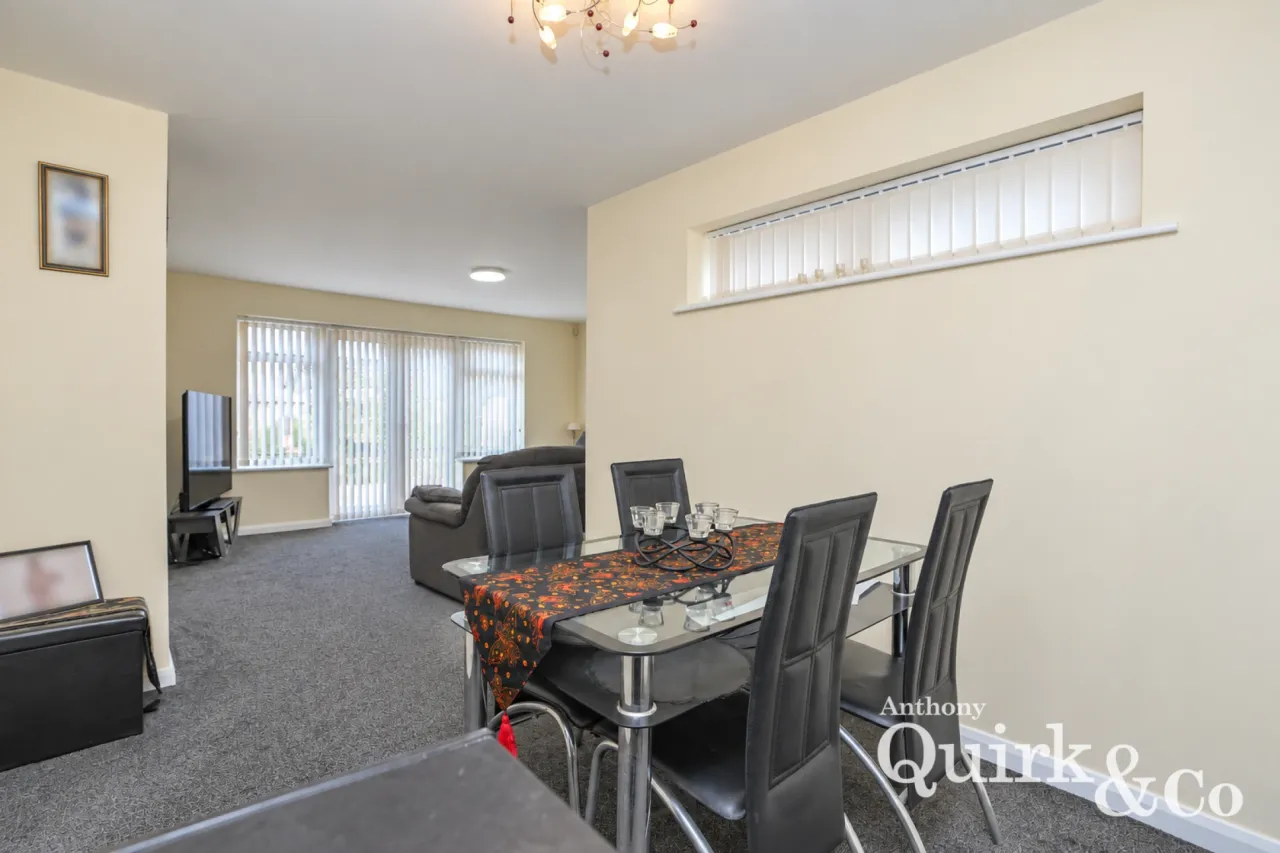 Mayland Avenue, Canvey Island, SS8, photo 6
