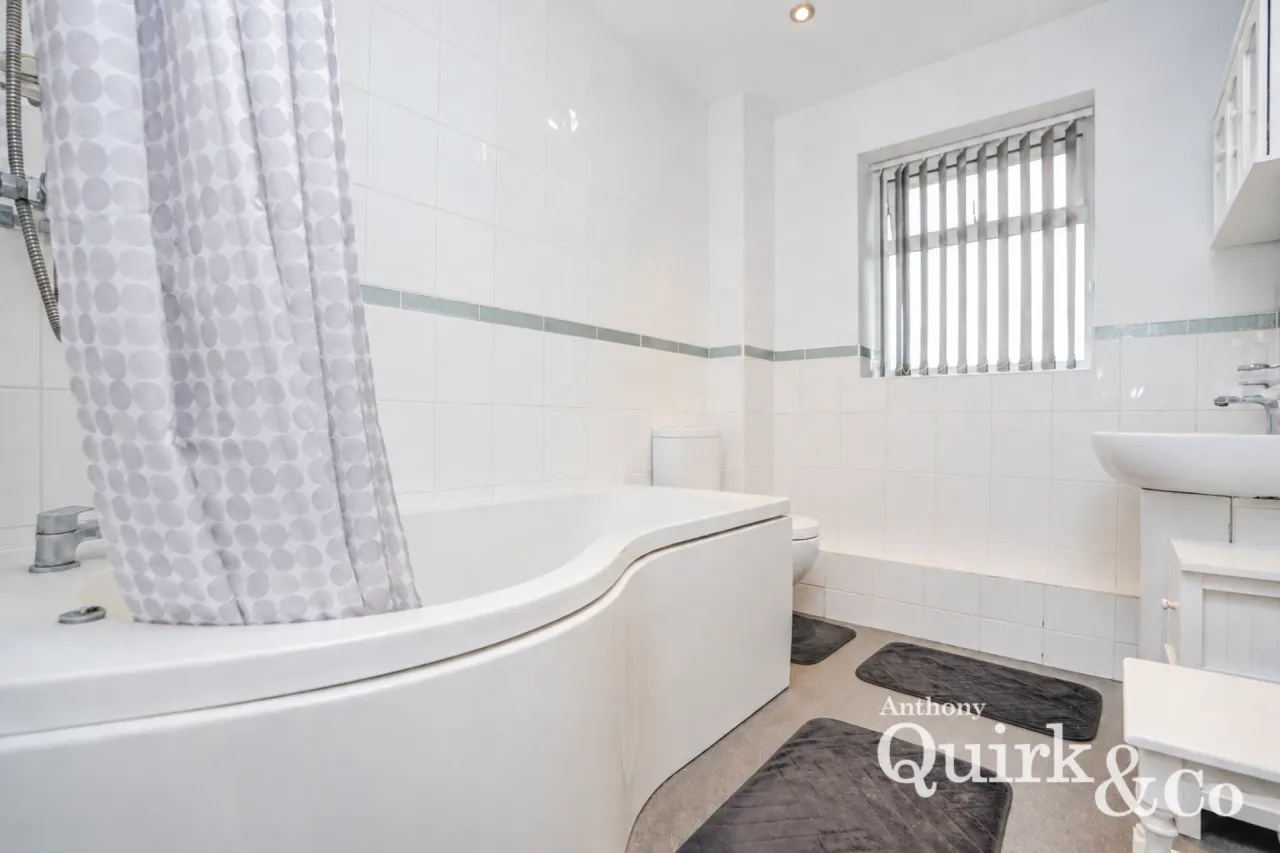 Mayland Avenue, Canvey Island, SS8, photo 11