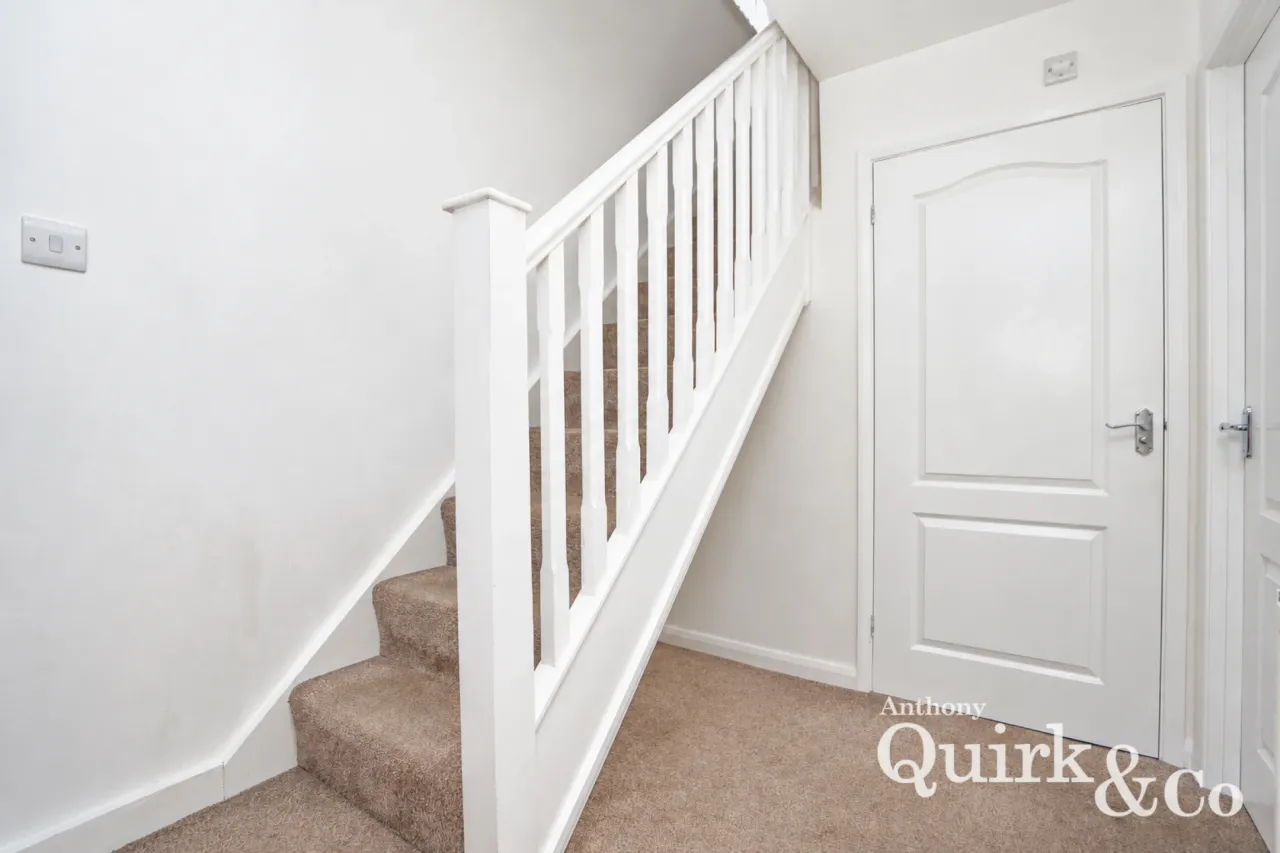 Mayland Avenue, Canvey Island, SS8, photo 8