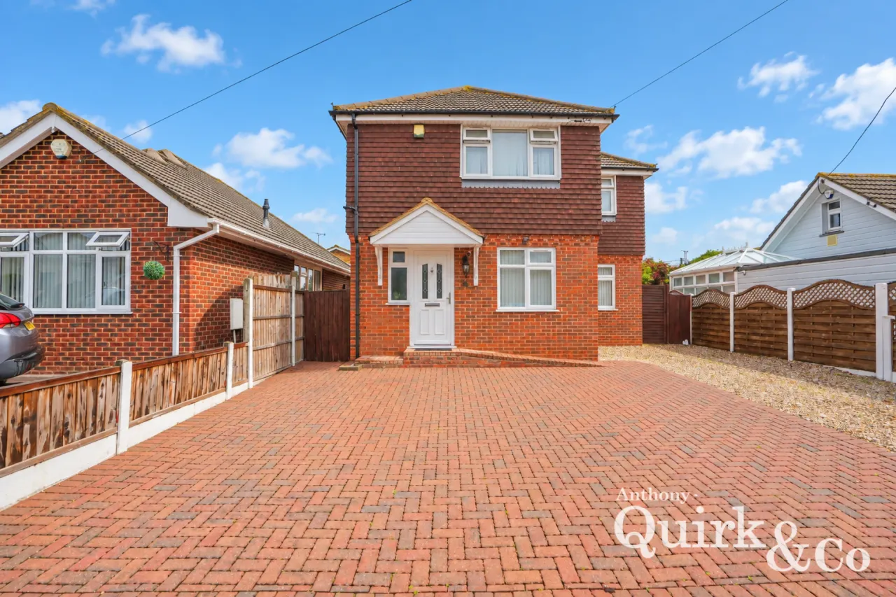 3 bed property for sale, Mayland Avenue, Canvey Island, SS8