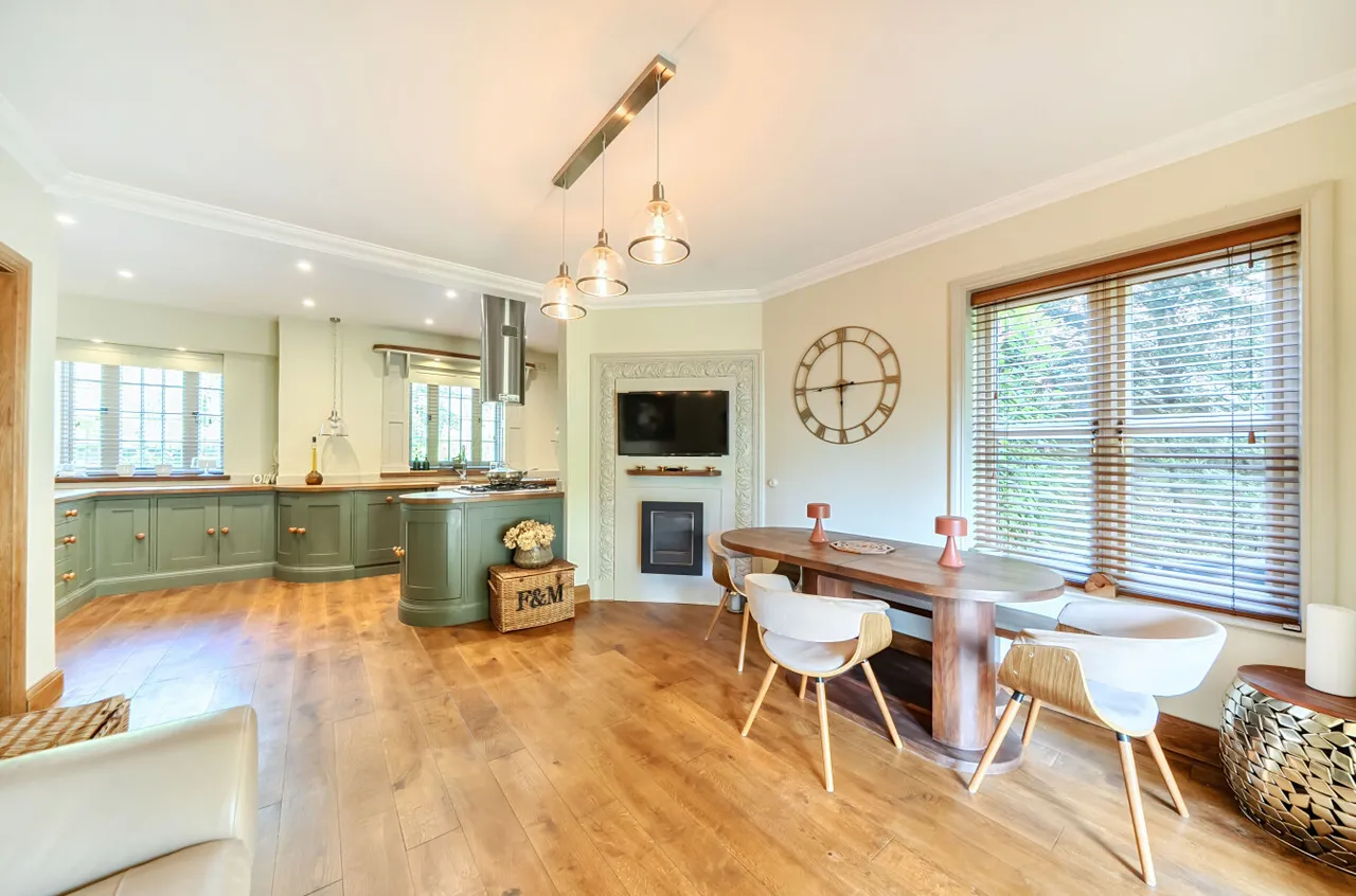 Furze Lane, East Grinstead, RH19, photo 2