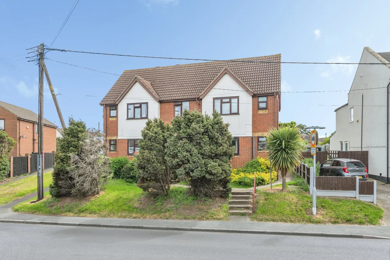 1 bed flat for sale, High Road, Basildon, SS15
