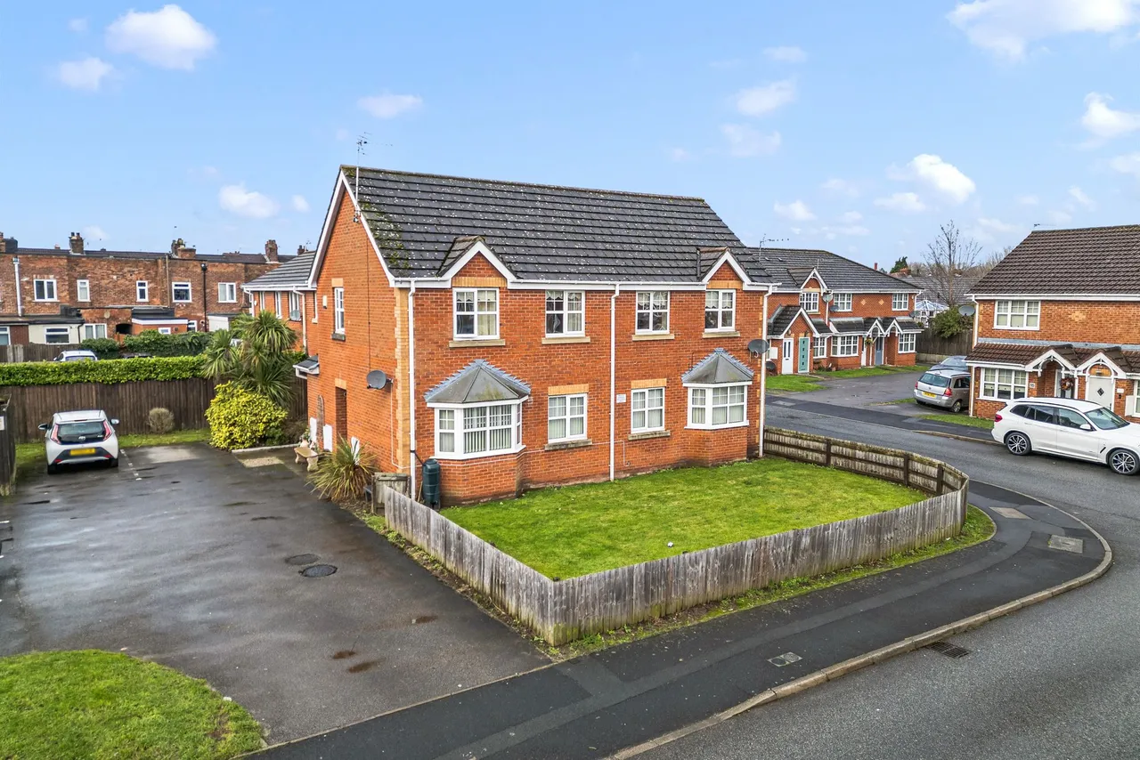 2 bed flat for sale — Brooklands Park, Widnes, Widnes, WA8 6QH