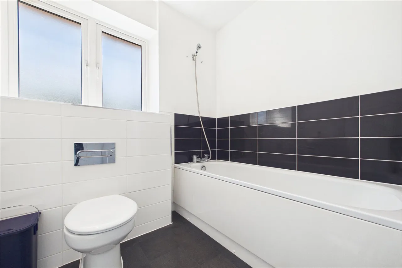 Blue Hut Way, Basingstoke, RG23, photo 5