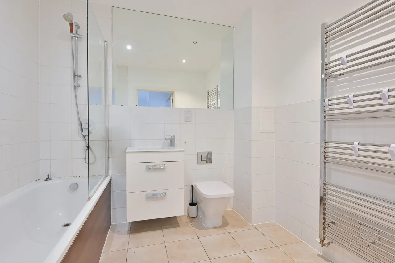 16 Clarke Court, 1 Heath Parade, Grahame Park Way, London, photo 7