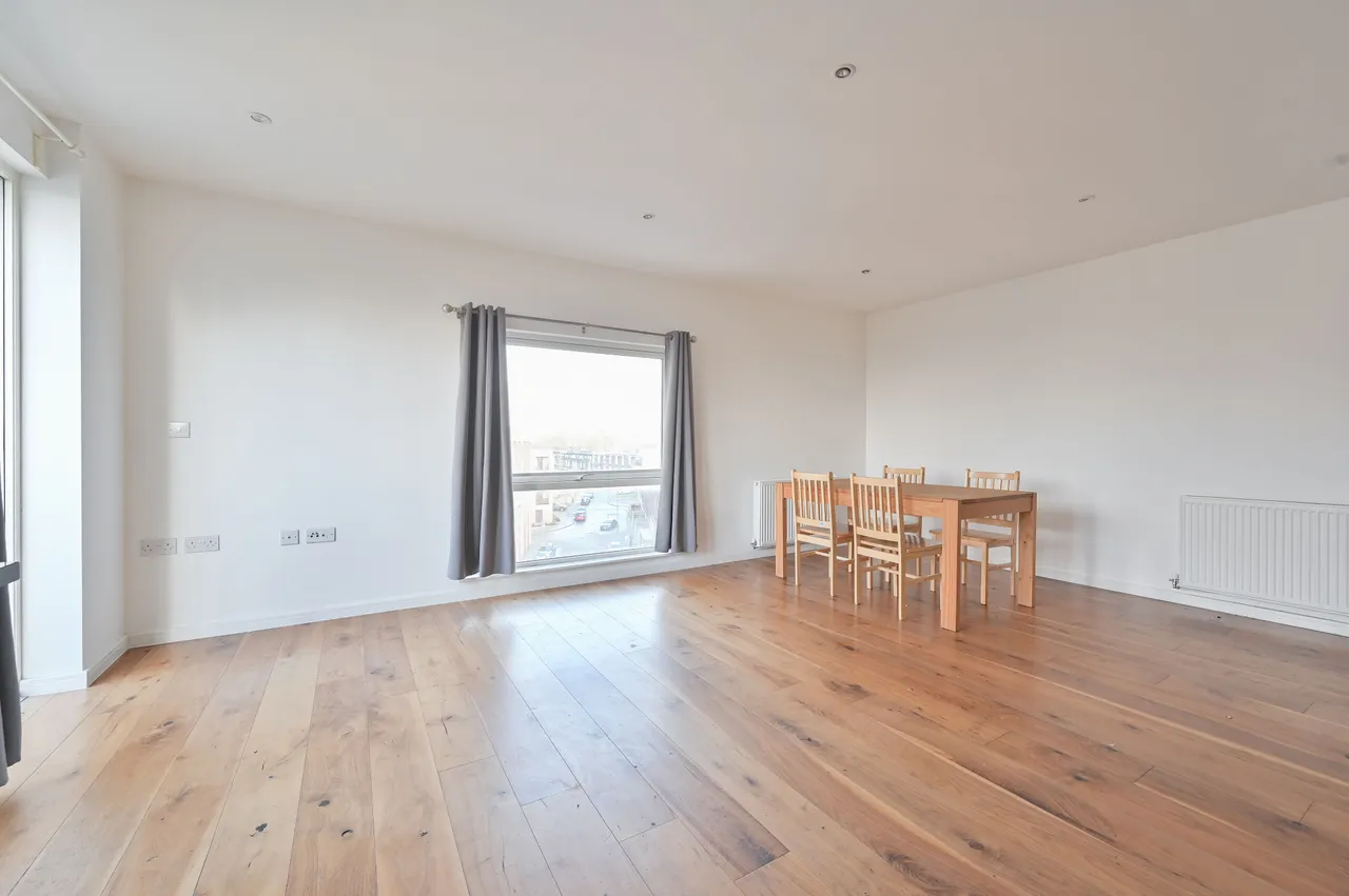 16 Clarke Court, 1 Heath Parade, Grahame Park Way, London, photo 3