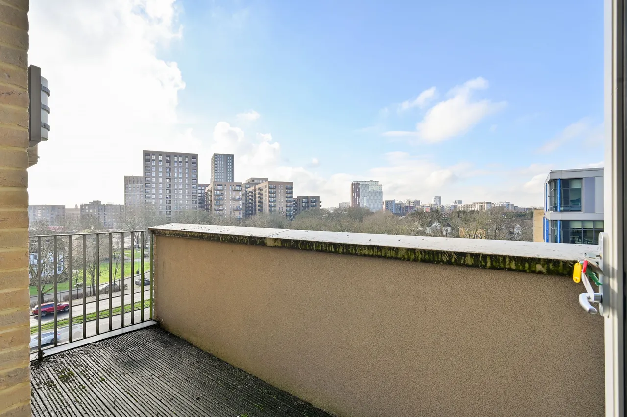 16 Clarke Court, 1 Heath Parade, Grahame Park Way, London, photo 8