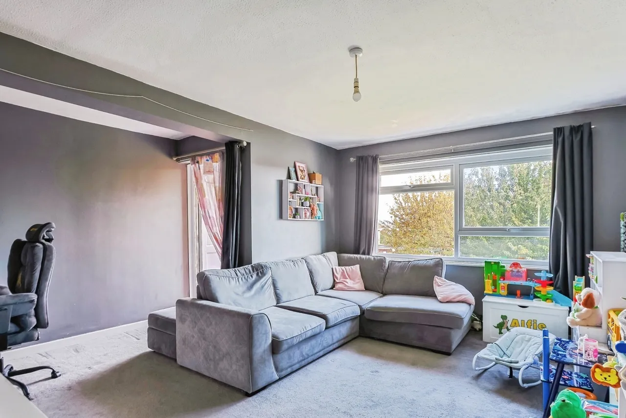 Manton Road, Poole, BH15, photo 2