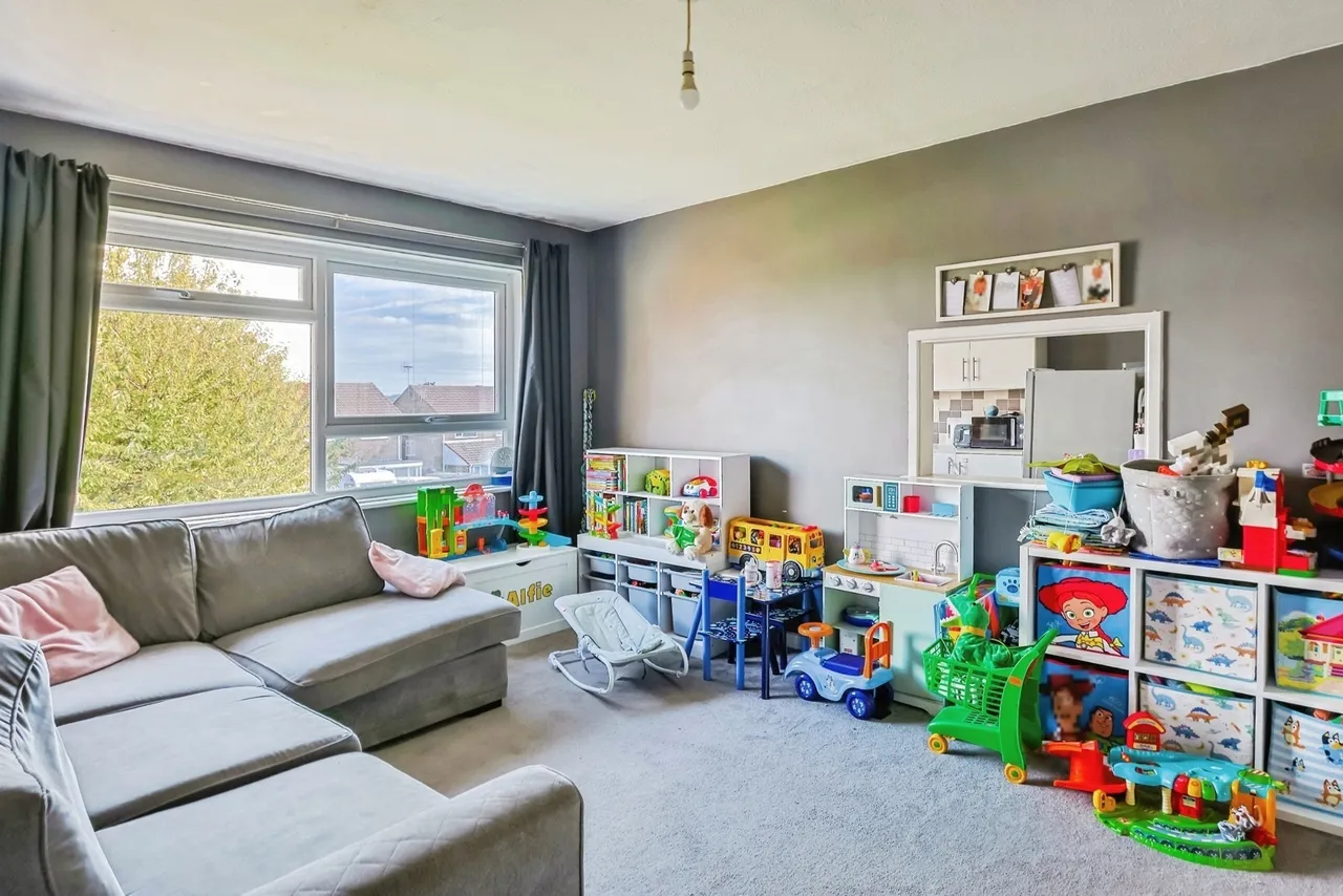 Manton Road, Poole, BH15, photo 4