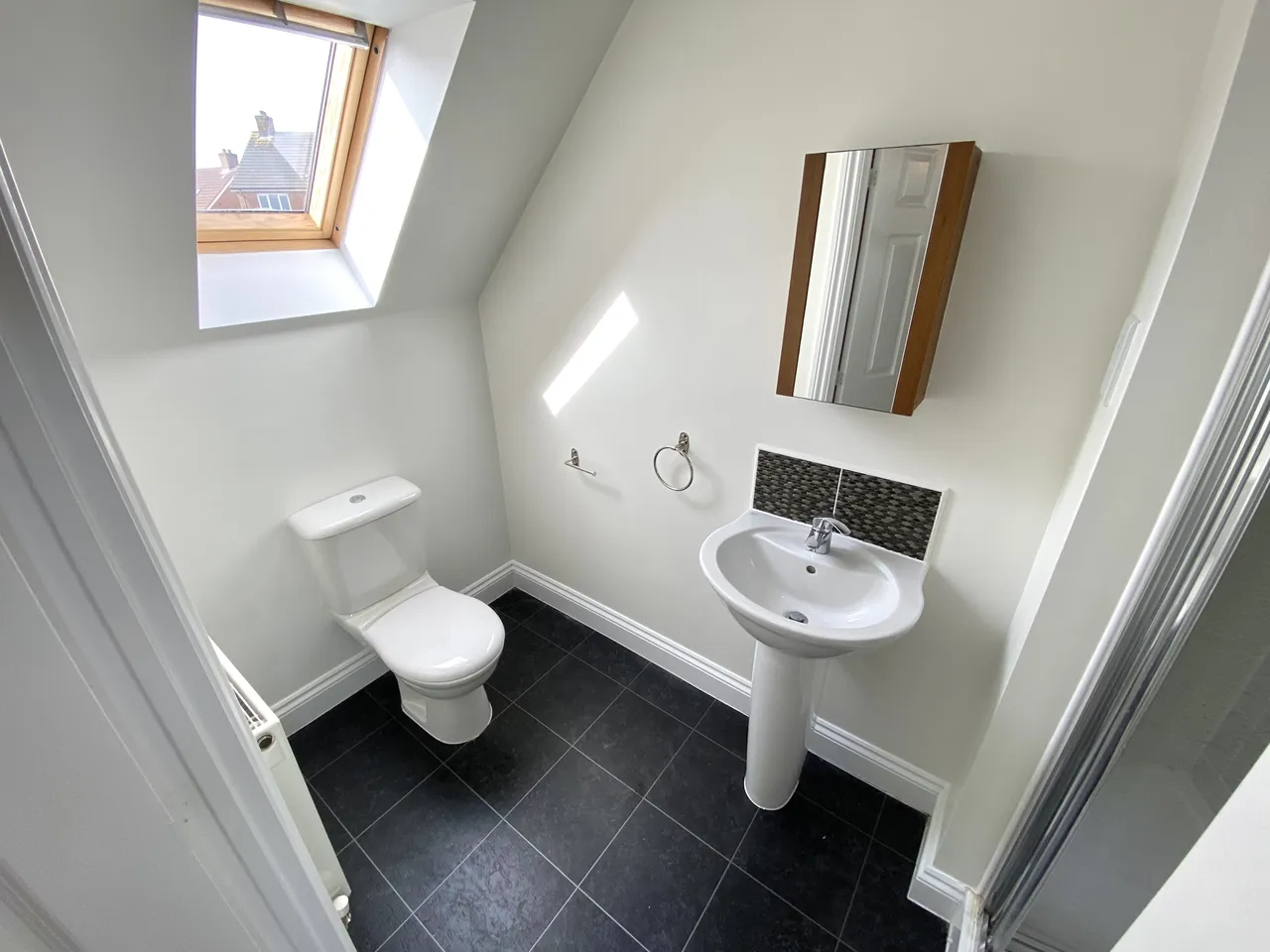 Lea Court, Bingham, NG13, photo 10