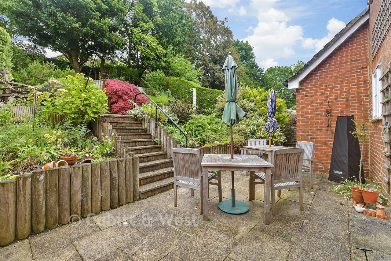 Richmond Way, East Grinstead, RH19, photo 15