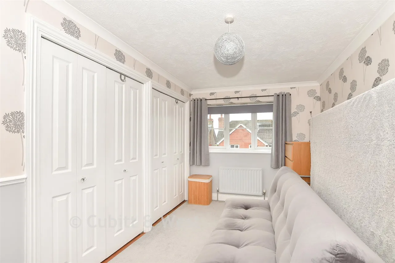Richmond Way, East Grinstead, RH19, photo 6