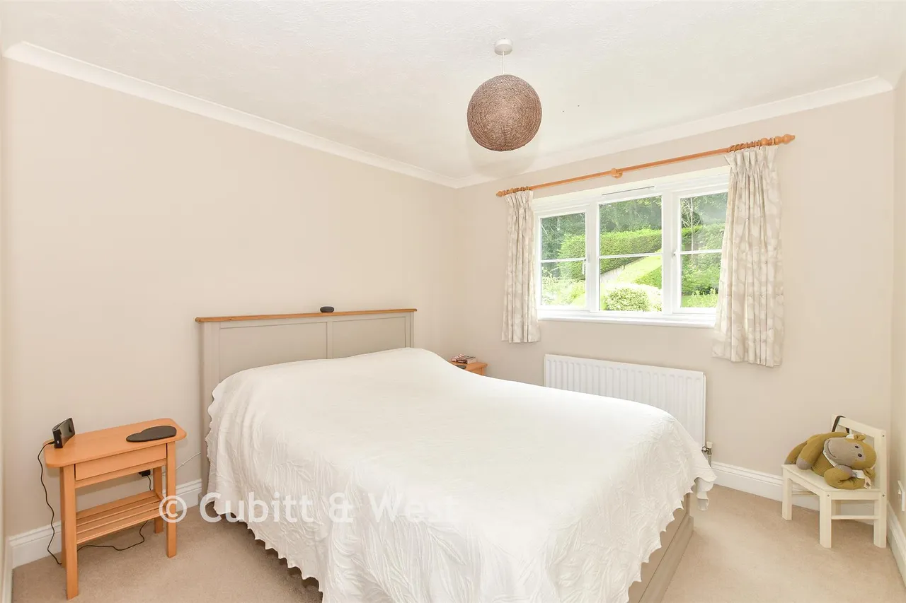 Richmond Way, East Grinstead, RH19, photo 8
