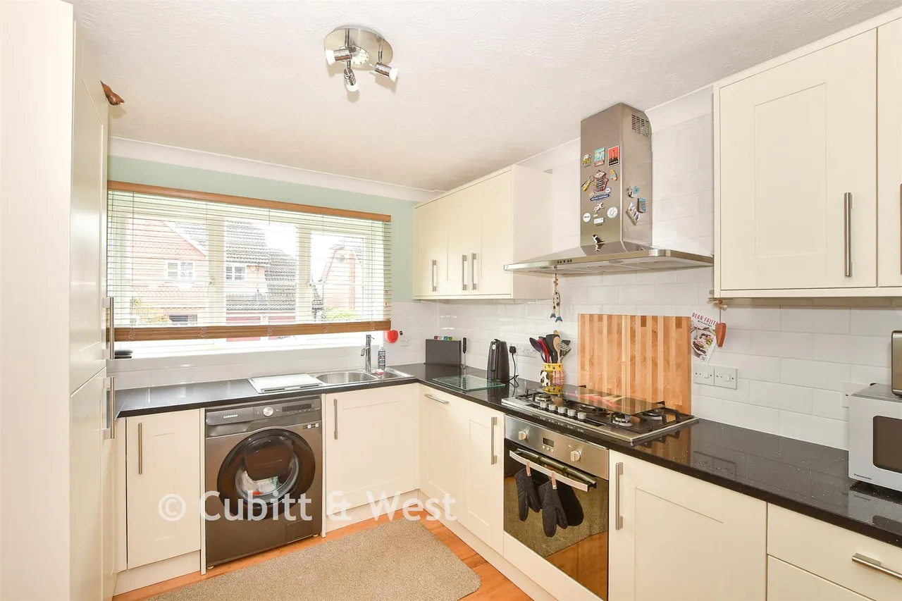 Richmond Way, East Grinstead, RH19, photo 2
